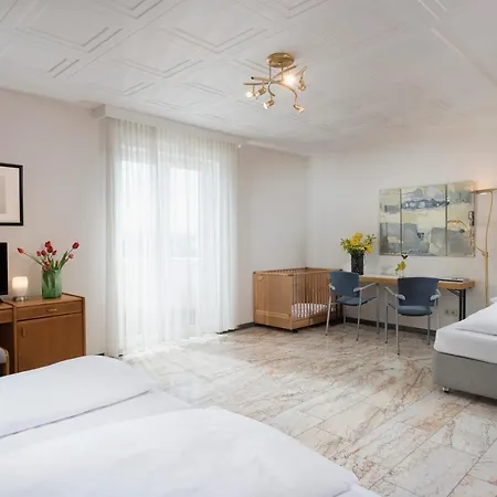 Harheimer Hof Hotell 4*