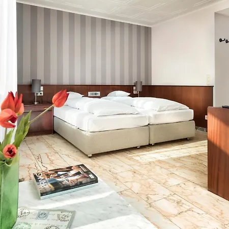 Harheimer Hof Hotel 4*